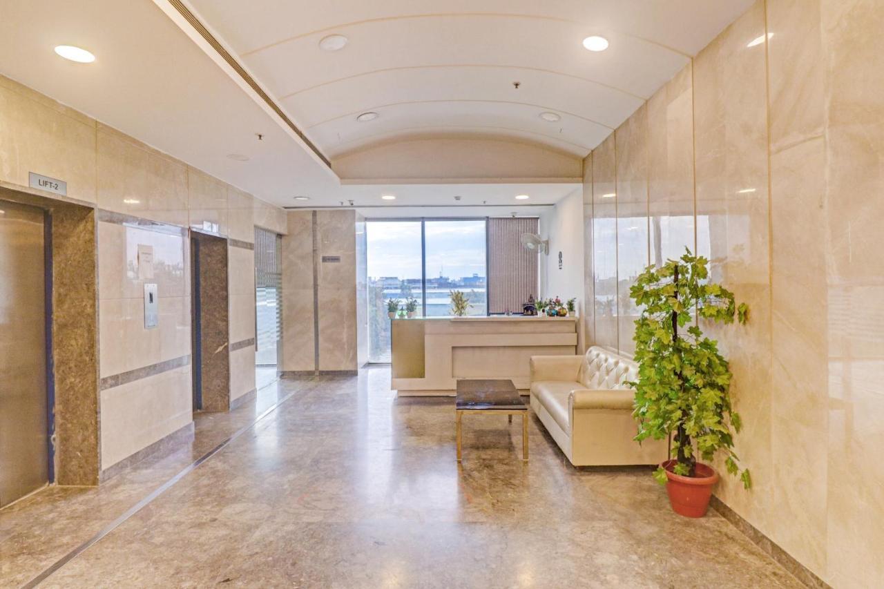 Oyo Townhouse 484 Sanskriti Hotel Delhi  Luaran gambar