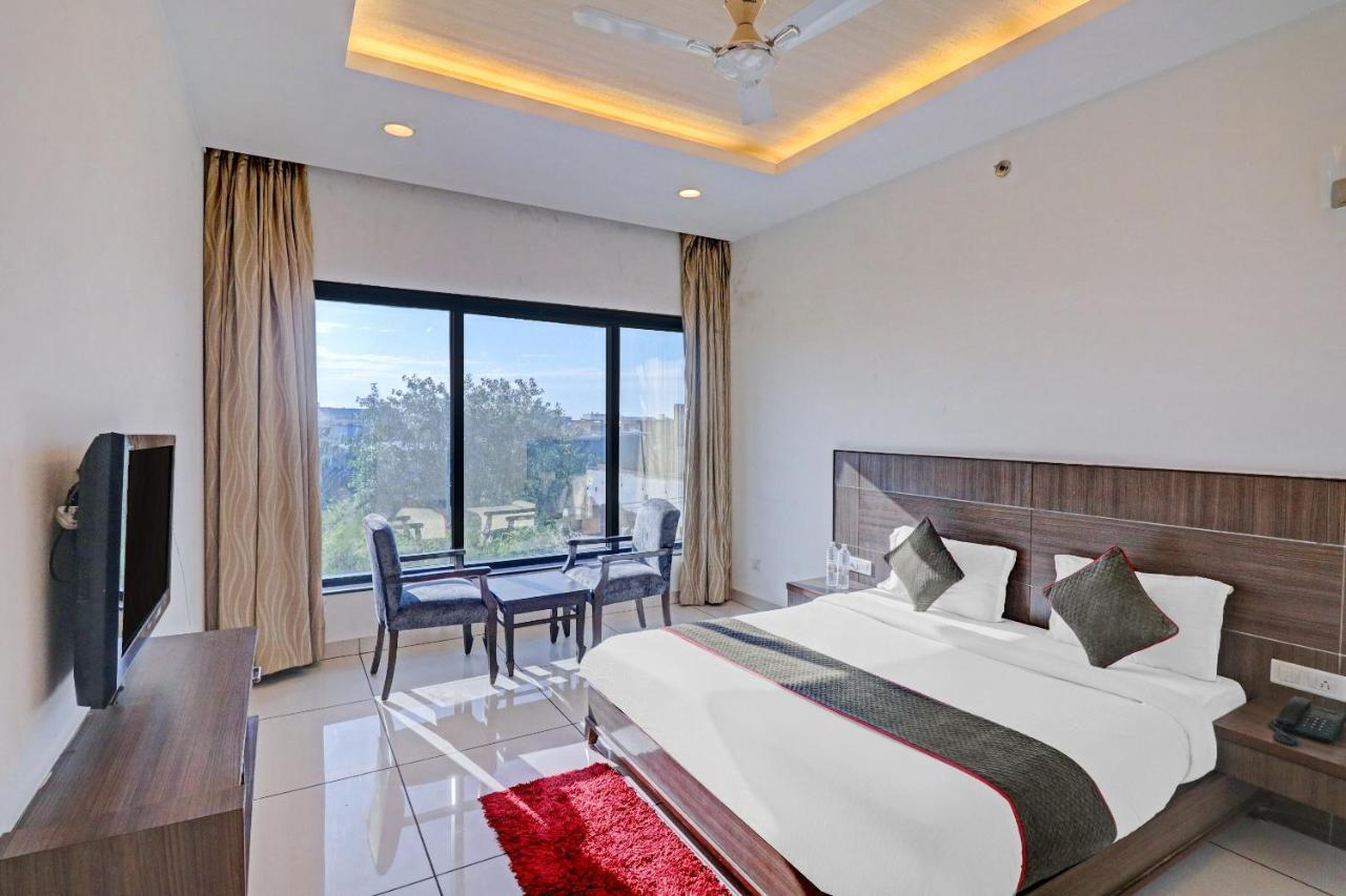 Oyo Townhouse 484 Sanskriti Hotel Delhi  Luaran gambar