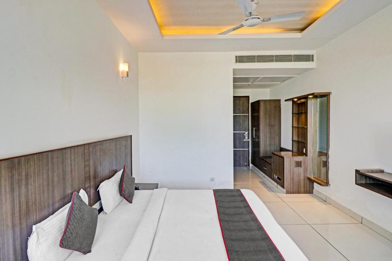 Oyo Townhouse 484 Sanskriti Hotel Delhi  Luaran gambar
