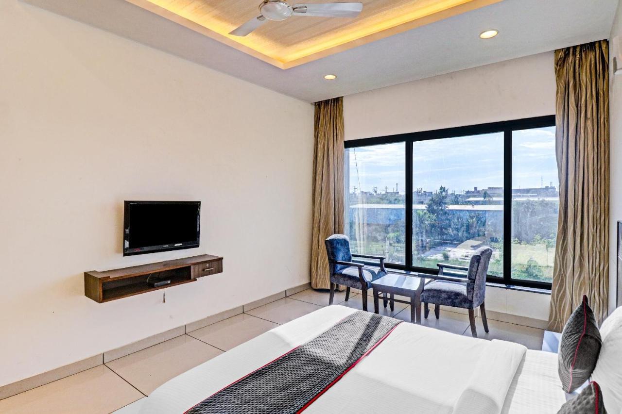 Oyo Townhouse 484 Sanskriti Hotel Delhi  Luaran gambar
